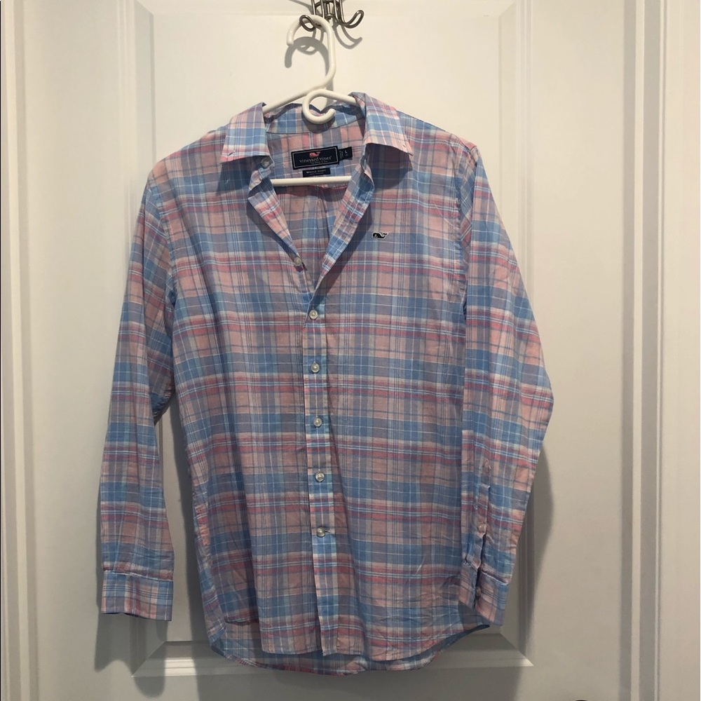 Vineyard vines button down shirt